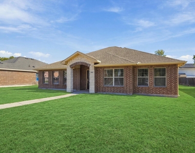 408 Northgate Drive - Photo Thumbnail 1