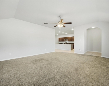 408 Northgate Drive - Photo Thumbnail 7