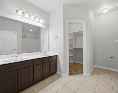 408 Northgate Drive - Photo Thumbnail 20