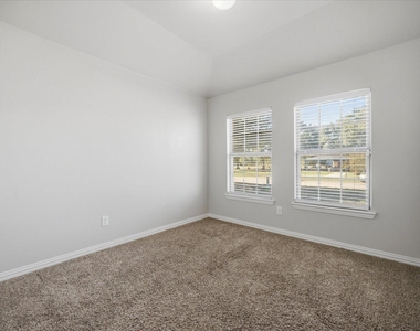 408 Northgate Drive - Photo Thumbnail 15