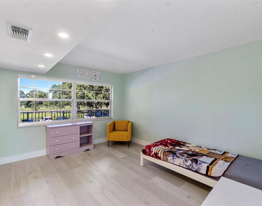 4261 W Palm Aire Drive - Photo Thumbnail 27