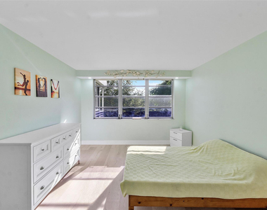 4261 W Palm Aire Drive - Photo Thumbnail 17