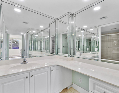 4261 W Palm Aire Drive - Photo Thumbnail 20