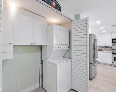 4261 W Palm Aire Drive - Photo Thumbnail 13