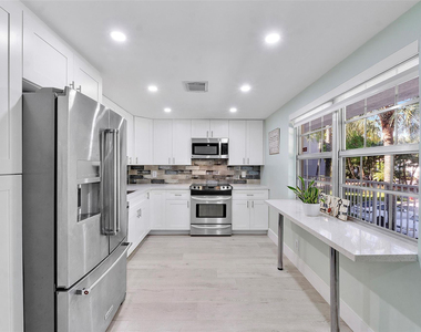4261 W Palm Aire Drive - Photo Thumbnail 10