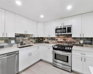 4261 W Palm Aire Drive - Photo Thumbnail 9