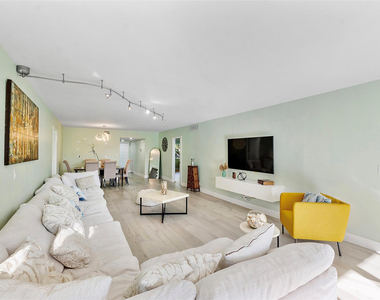 4261 W Palm Aire Drive - Photo Thumbnail 2