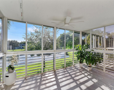 4261 W Palm Aire Drive - Photo Thumbnail 7