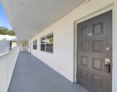 4261 W Palm Aire Drive - Photo Thumbnail 30