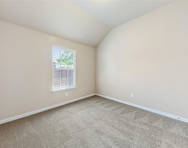 928 Wellington Drive - Photo Thumbnail 11