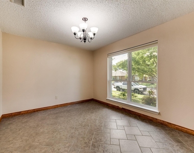 1307 E Branch Hollow Drive - Photo Thumbnail 6