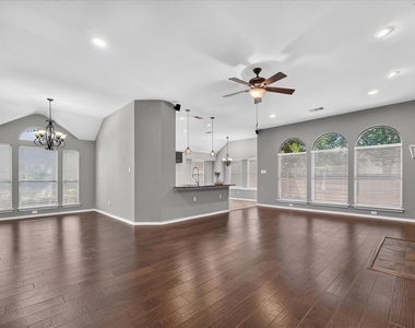 2720 Windstone Way - Photo Thumbnail 4