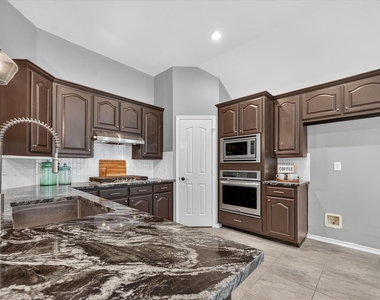 2720 Windstone Way - Photo Thumbnail 6