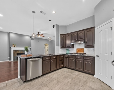 2720 Windstone Way - Photo Thumbnail 7