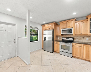 4153 Coral Springs Drive - Photo Thumbnail 6