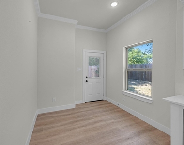 5511 Black Pine Circle - Photo Thumbnail 6
