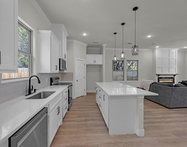 5511 Black Pine Circle - Photo Thumbnail 5