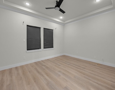 5511 Black Pine Circle - Photo Thumbnail 7