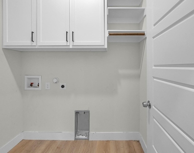 5511 Black Pine Circle - Photo Thumbnail 14