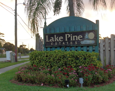 4814 Sunny Palm Circle - Photo Thumbnail 16