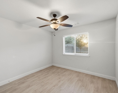 7428 Wispy Willow Lane - Photo Thumbnail 21
