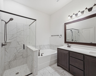 7428 Wispy Willow Lane - Photo Thumbnail 14