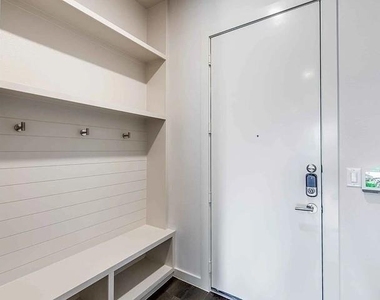 2232 Empire Central Drive - Photo Thumbnail 8