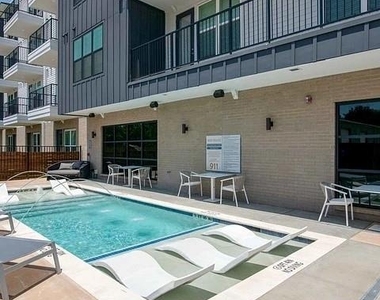 2232 Empire Central Drive - Photo Thumbnail 21