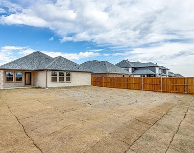 605 Parrino Parkway - Photo Thumbnail 23