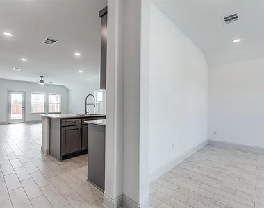 605 Parrino Parkway - Photo Thumbnail 2