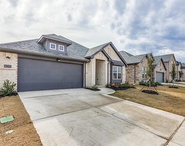 605 Parrino Parkway - Photo Thumbnail 1