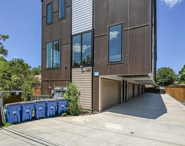 2247 Mail Avenue - Photo Thumbnail 1