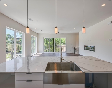 2247 Mail Avenue - Photo Thumbnail 12