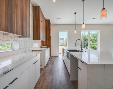 2247 Mail Avenue - Photo Thumbnail 13