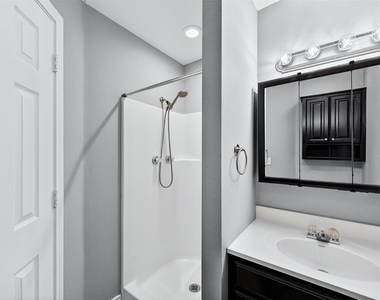 1021 Rice Street - Photo Thumbnail 16