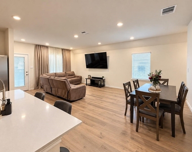 13105 Vista Mill Drive - Photo Thumbnail 2