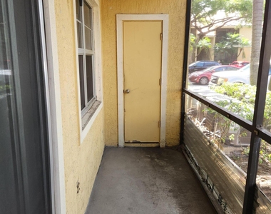 1227 Sw 46th Avenue - Photo Thumbnail 24