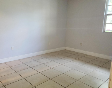 1227 Sw 46th Avenue - Photo Thumbnail 14