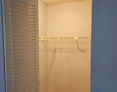 1227 Sw 46th Avenue - Photo Thumbnail 17