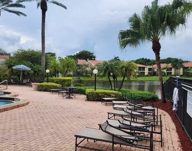 1227 Sw 46th Avenue - Photo Thumbnail 27