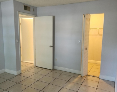 1227 Sw 46th Avenue - Photo Thumbnail 16
