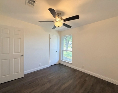 206 Arkansas Street - Photo Thumbnail 15