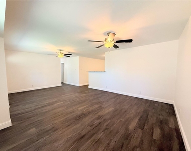 206 Arkansas Street - Photo Thumbnail 6