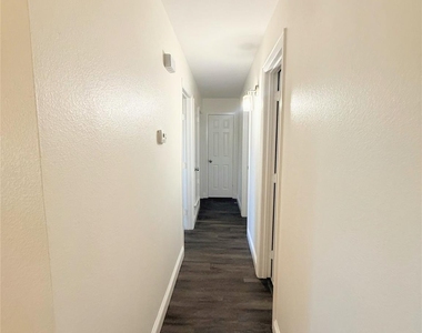 206 Arkansas Street - Photo Thumbnail 7
