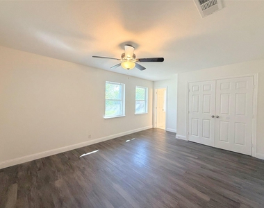 206 Arkansas Street - Photo Thumbnail 12