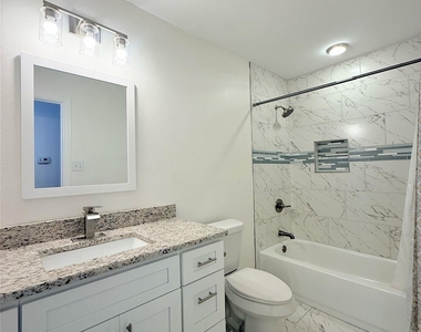 206 Arkansas Street - Photo Thumbnail 8