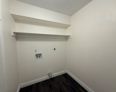 206 Arkansas Street - Photo Thumbnail 4