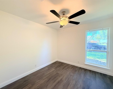 206 Arkansas Street - Photo Thumbnail 14