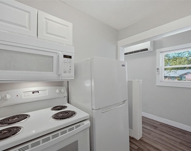 326 W Sears Street - Photo Thumbnail 9