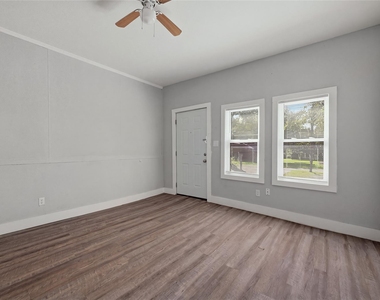 326 W Sears Street - Photo Thumbnail 12